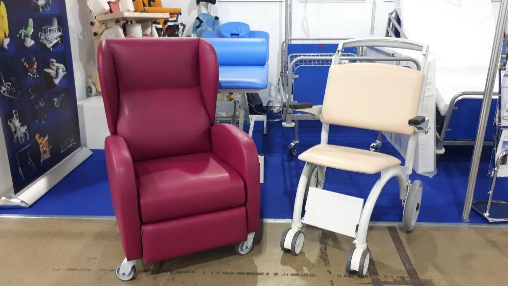 Медицинские кресла и каталки для офтальмологической клиники