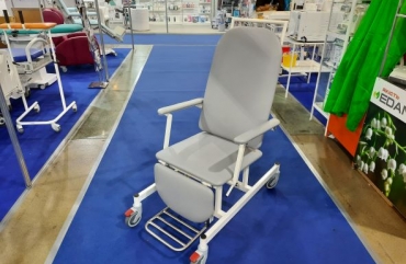 Вдалий гібрид медичної каталки та процедурного крісла з Литви - Runibeda SELLA-S