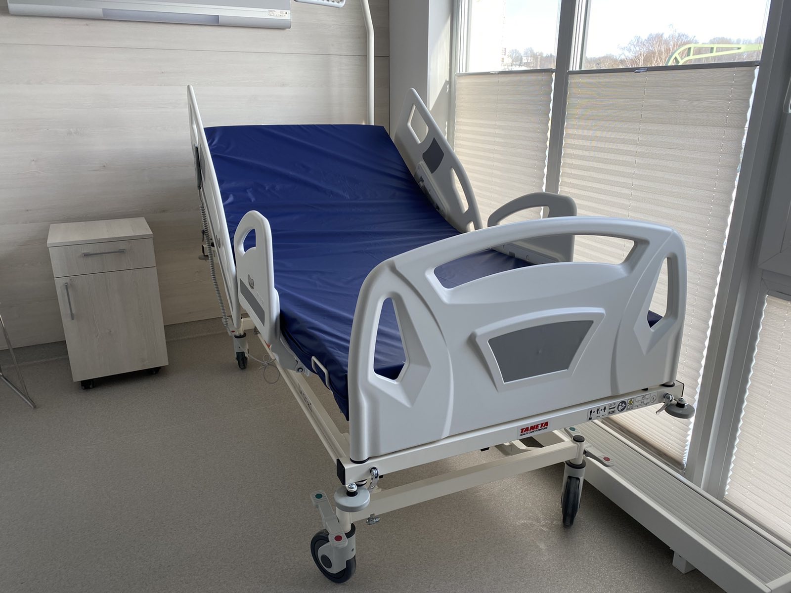 Медичне ліжко TANETA FBE-P - виняткова увага до деталей