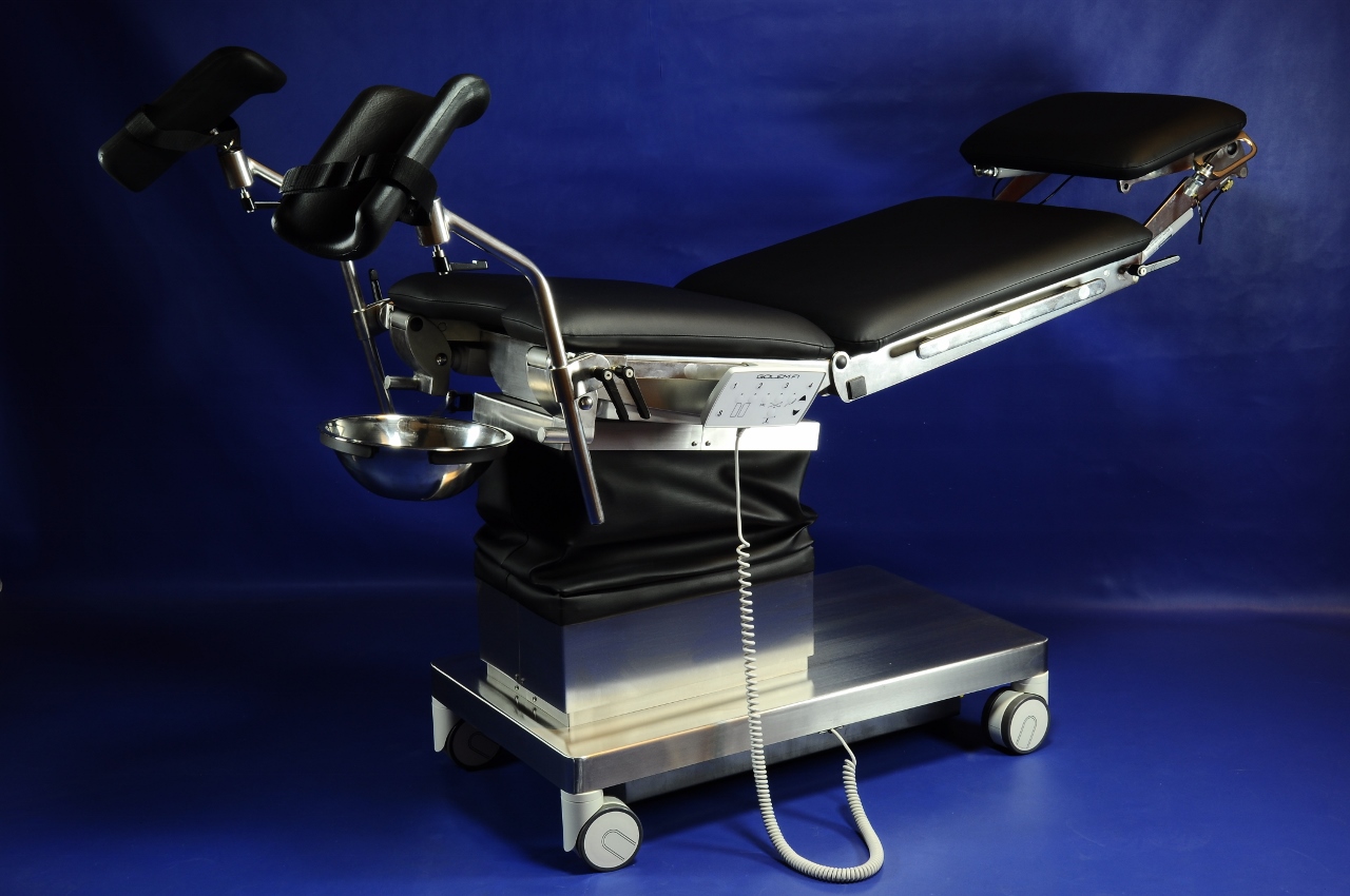 Операционный стол для гинекологии на базе GOLEM OPERATING TABLE