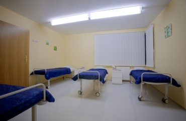 GOLEM 1P - каталка, кушетка і ліжко для амбулаторних паціентів в одному