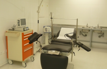 Операційний стіл для гінекології на базі GOLEM 4S