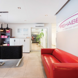 Шафи, тумбочки, стільчики